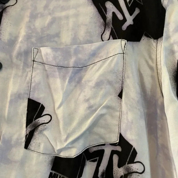 H&M MTV Men’s Shirt Sleeve Button up Size XL. Lavender and Black. Discontinued - Picture 6 of 9